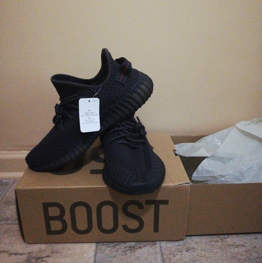 Yeezy boost 350 black